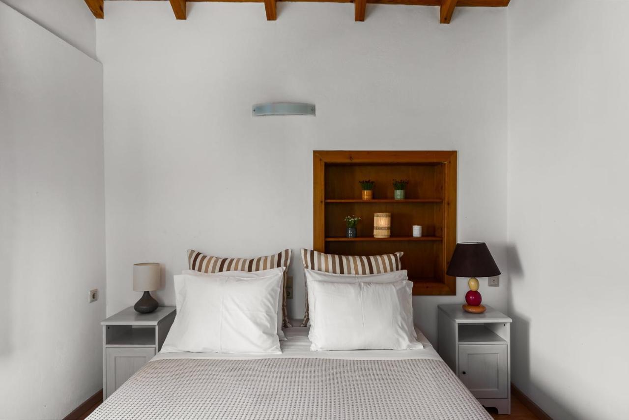 Traditional Rustic Maisonette By Konnect Agios Ioannis Peristeron  Exterior photo